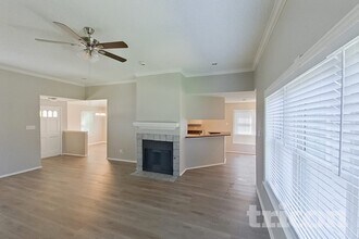 1253 Essex Dr in Desoto, TX - Foto de edificio - Building Photo