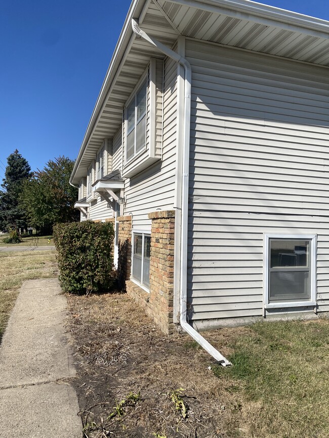 property at 512 SE Magazine Rd