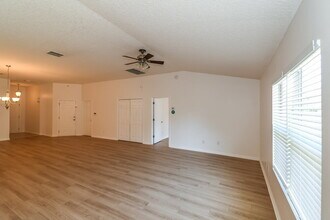 2533 Spring Pond Ln in Jacksonville, FL - Building Photo - Building Photo