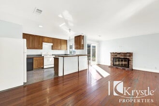 121 Radcliffe Dr in Vallejo, CA - Building Photo - Building Photo