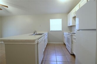 1925 Spruce Ridge Dr in Orlando, FL - Building Photo - Building Photo