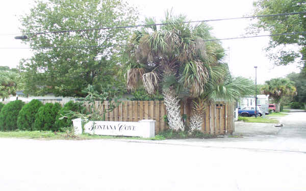 Fontana Cove in Cocoa, FL - Foto de edificio