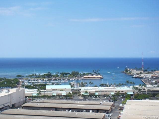 property at 909 Kapiolani Blvd