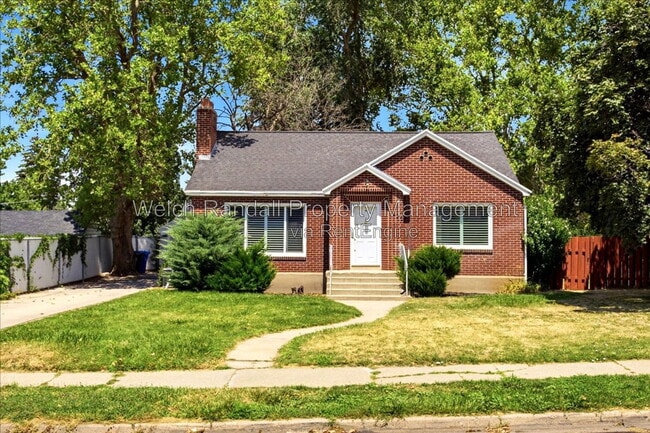 property at 425 E Center St