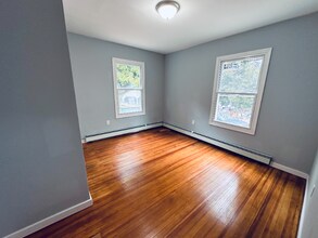 14 Proctor Rd in Manchester, CT - Foto de edificio - Building Photo