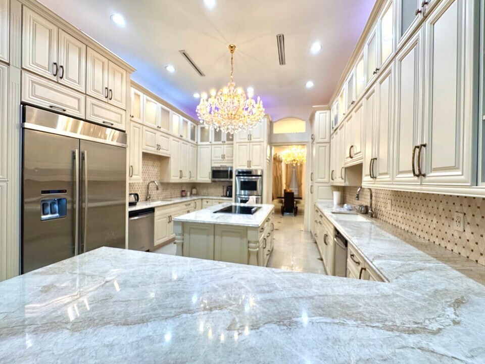 5981 SW 37th Terrace in Fort Lauderdale, FL - Building Photo