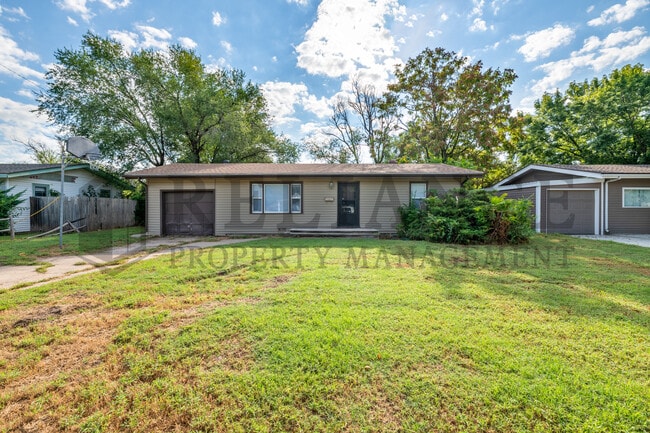 property at 4732 S Glenn Ave