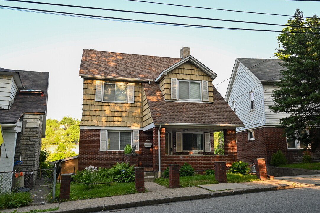 1510 Nobles Ln in Pittsburgh, PA - Foto de edificio