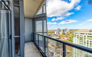 88-2188 Cumberland St in Toronto, ON - Building Photo - Building Photo