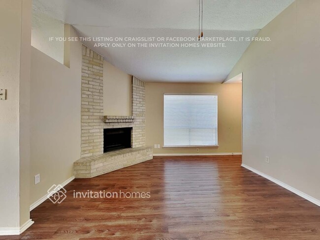 11163 Wheatridge Dr in Houston, TX - Foto de edificio - Building Photo