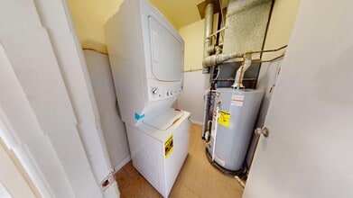 7151 Monticello St in Pittsburgh, PA - Foto de edificio - Building Photo