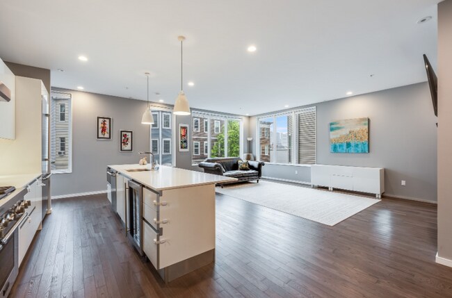 14 I St, Unit 3 in Boston, MA - Building Photo - Building Photo