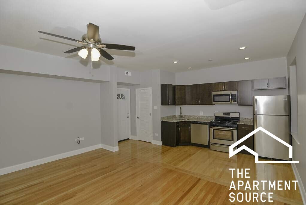 2958 N Washtenaw Ave, Unit 1 in Chicago, IL - Building Photo