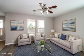 1303 Sunny Meadows Loop, Unit 2134 in Georgetown, TX - Foto de edificio - Building Photo