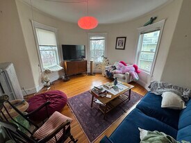 51 Ibbetson St, Unit 3 in Somerville, MA - Building Photo