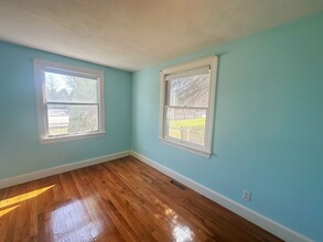 22 Oak St in Natick, MA - Building Photo - Building Photo