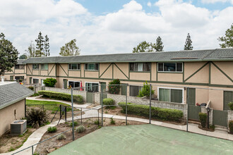 Mountain Village Townhomes in Ontario, CA - Building Photo - Building Photo