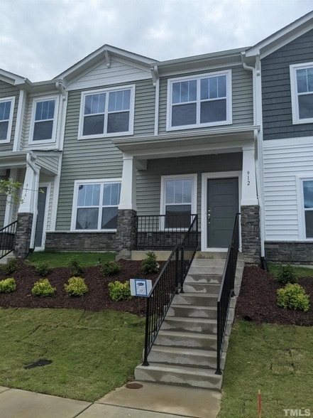 property at 912 Robbie Jackson Ln