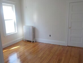 138 Edenfield Ave, Unit 1 in Watertown, MA - Building Photo - Building Photo