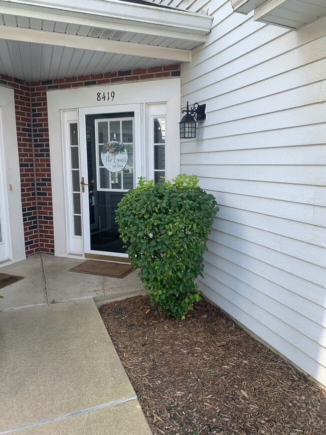 8419 Mystic Trce in Darien, IL - Building Photo - Building Photo