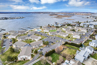 102 Wharfside Dr in Monmouth Beach, NJ - Building Photo - Building Photo