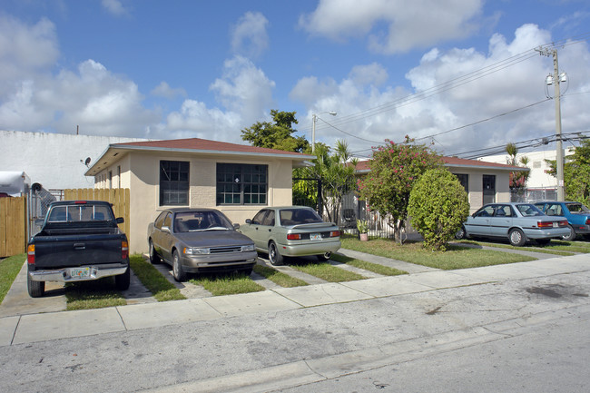 2140 NW 23rd Ct in Miami, FL - Building Photo - Building Photo