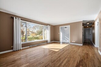 221 Tanoak Ln in Naperville, IL - Building Photo - Building Photo