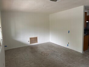 5801 Cedar St NE in St. Petersburg, FL - Building Photo - Building Photo