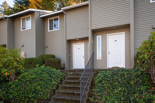 Parkridge Townhomes in Issaquah, WA - Building Photo - Building Photo