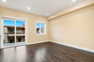 12614 Ambaum Blvd SW in Seattle, WA - Building Photo - Building Photo