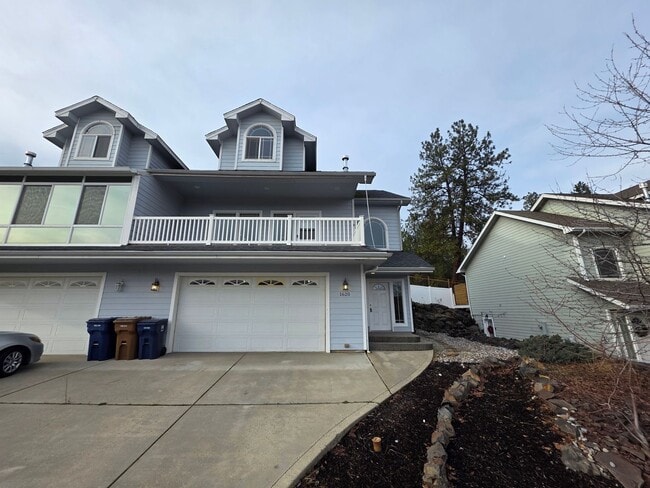 property at 1620 S Cochran St