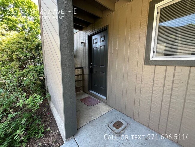2173 SW 257th Dr in Troutdale, OR - Building Photo - Building Photo