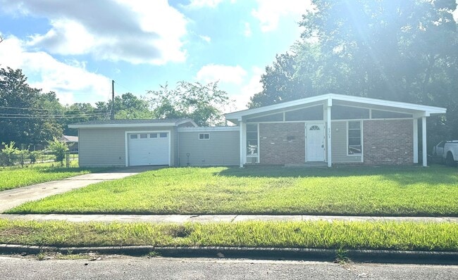 property at 4303 Coventry Rd