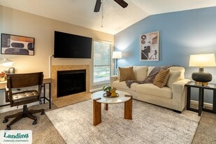 711 Brentford Pl in Arlington, TX - Building Photo