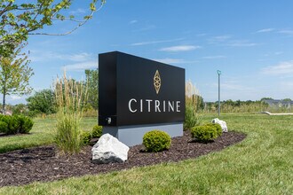 Citrine Apartments in Lake St. Louis, MO - Foto de edificio - Building Photo