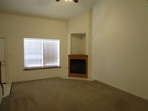 1725-1727-1727 Louise Cir in Columbia, MO - Building Photo - Building Photo