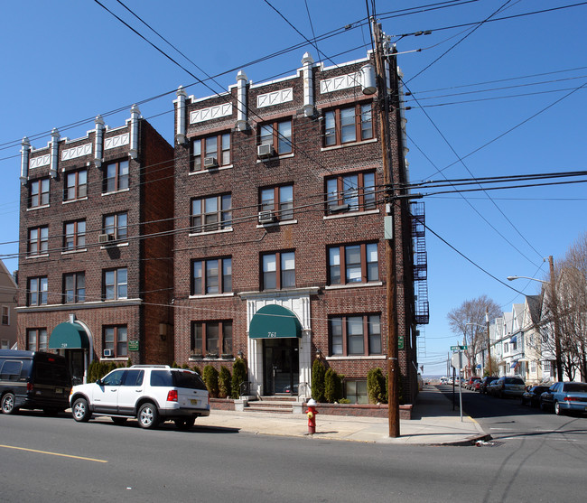 761 Avenue A in Bayonne, NJ - Building Photo - Building Photo