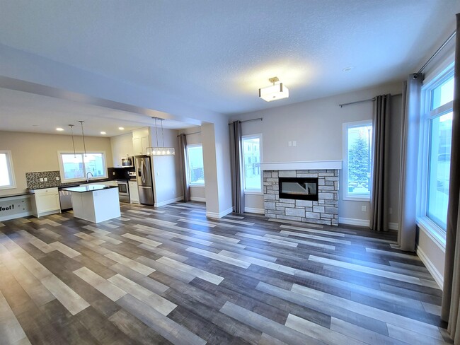 804-804 Welsh Dr in Edmonton, AB - Building Photo - Building Photo