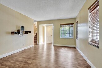 11567 N Open Ct in Hollywood, FL - Building Photo - Building Photo