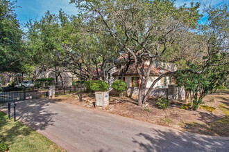 Bunny Bend Condos in Austin, TX - Building Photo - Building Photo