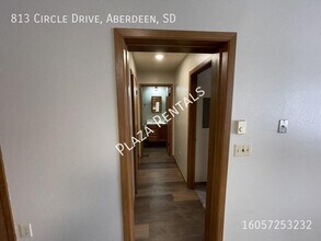 213 13th Ave E in Webster, SD - Building Photo - Building Photo