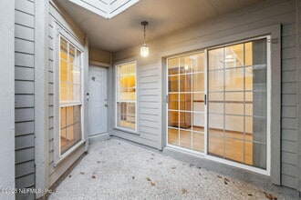 1138 Fromage Cir W in Jacksonville, FL - Building Photo - Building Photo