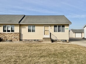 2047 Colony Ct in Beloit, WI - Building Photo - Building Photo