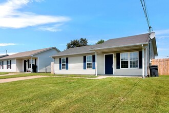 1112 Timothy Ave in Oak Grove, KY - Building Photo - Building Photo