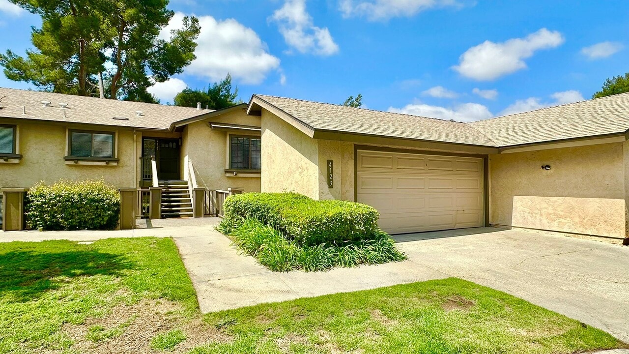 4123 Oak Island Ln in Fallbrook, CA - Building Photo