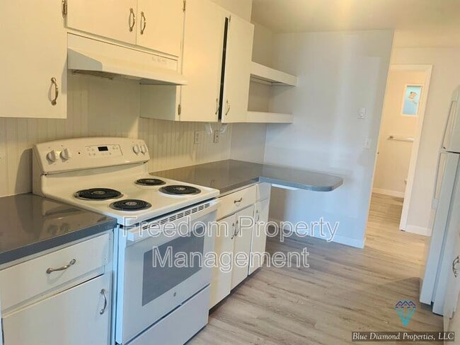 property at 3114 Iowa Ave