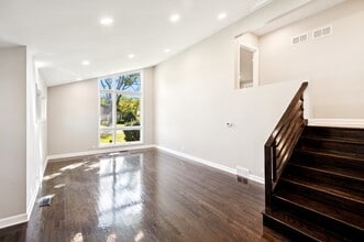 1321 Heatherfield Ln in Glenview, IL - Building Photo - Building Photo