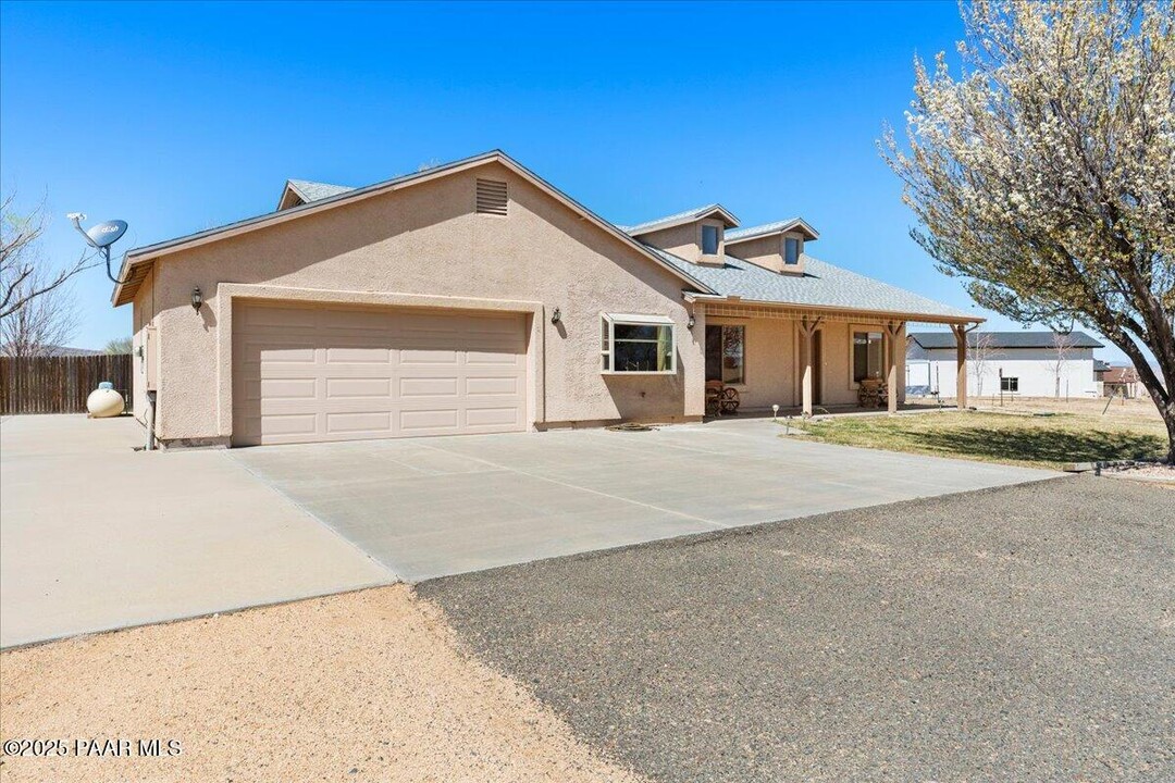 798 N Fire Sky Ln in Chino Valley, AZ - Building Photo
