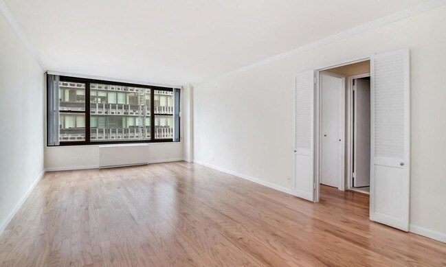 117 E 57th St-Unit -25E in New York, NY - Building Photo - Building Photo