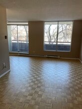 175 Bloor St W in Oshawa, ON - Building Photo - Building Photo